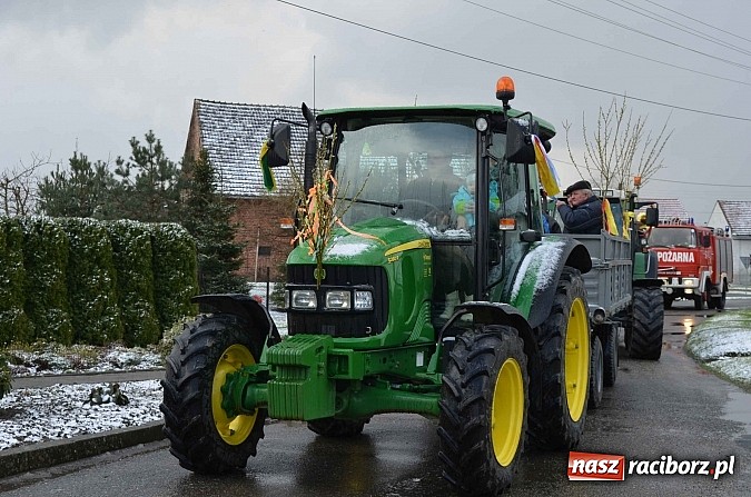 Zdjęcie w galerii na portalu naszraciborz.pl: Z okolicznych miejscowości na procesji w Zawadzie Ks. wiadomości z regionu