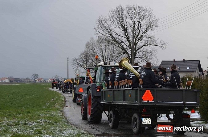 Zdjęcie w galerii na portalu naszraciborz.pl: Z okolicznych miejscowości na procesji w Zawadzie Ks. wiadomości z regionu