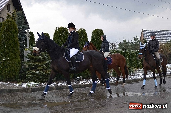 Zdjęcie w galerii na portalu naszraciborz.pl: Z okolicznych miejscowości na procesji w Zawadzie Ks. wiadomości z regionu