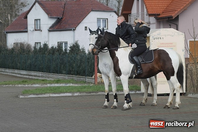 Zdjęcie w galerii na portalu naszraciborz.pl: Z okolicznych miejscowości na procesji w Zawadzie Ks. wiadomości z regionu