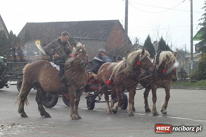 Zdjęcie w galerii na portalu naszraciborz.pl: Z okolicznych miejscowości na procesji w Zawadzie Ks. wiadomości z regionu