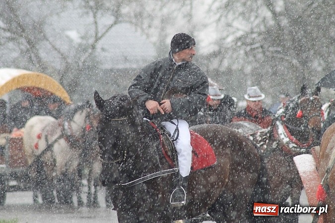 Zdjęcie w galerii na portalu naszraciborz.pl: Z okolicznych miejscowości na procesji w Zawadzie Ks. wiadomości z regionu