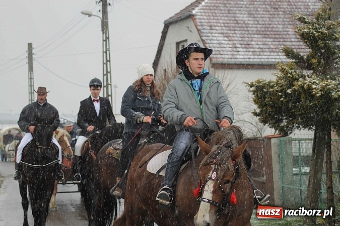 Zdjęcie w galerii na portalu naszraciborz.pl: Z okolicznych miejscowości na procesji w Zawadzie Ks. wiadomości z regionu