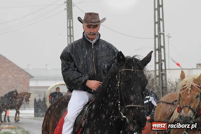 Zdjęcie w galerii na portalu naszraciborz.pl: Z okolicznych miejscowości na procesji w Zawadzie Ks. wiadomości z regionu