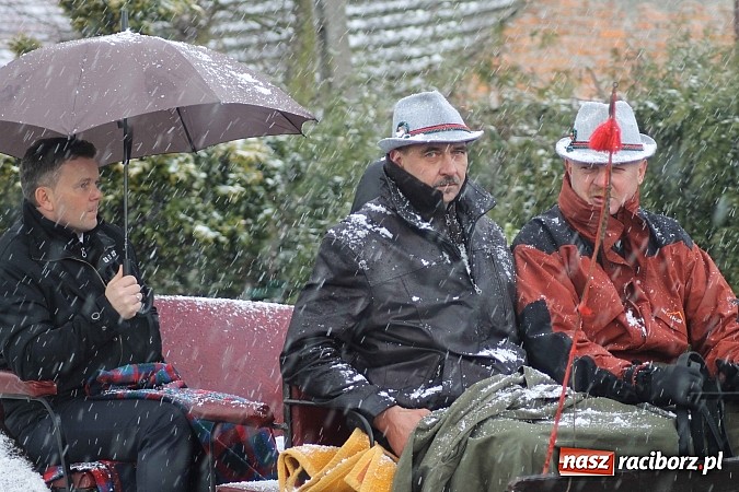 Zdjęcie w galerii na portalu naszraciborz.pl: Z okolicznych miejscowości na procesji w Zawadzie Ks. wiadomości z regionu