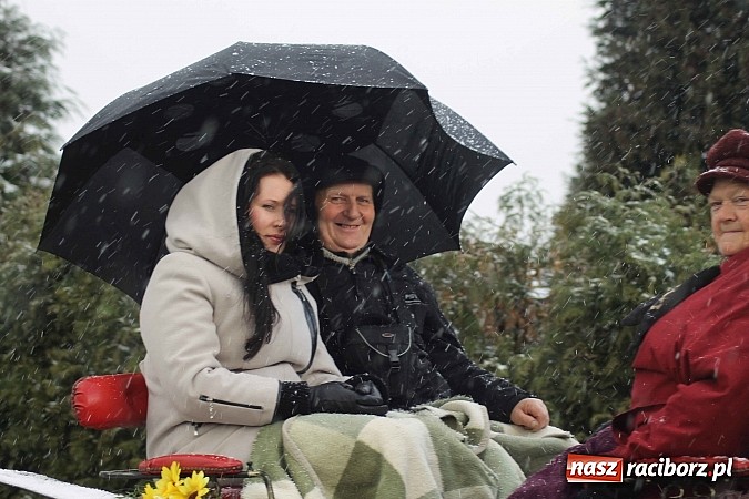 Zdjęcie w galerii na portalu naszraciborz.pl: Z okolicznych miejscowości na procesji w Zawadzie Ks. wiadomości z regionu