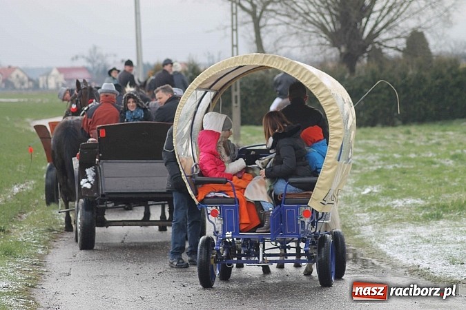Zdjęcie w galerii na portalu naszraciborz.pl: Z okolicznych miejscowości na procesji w Zawadzie Ks. wiadomości z regionu