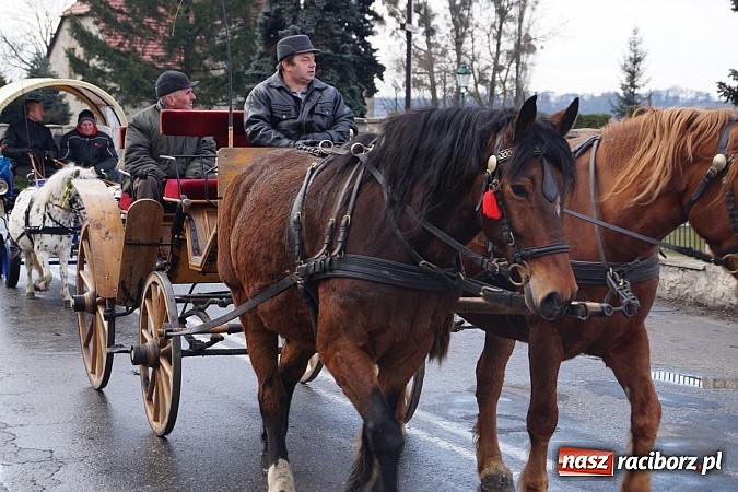Zdjęcie w galerii na portalu naszraciborz.pl: Z okolicznych miejscowości na procesji w Zawadzie Ks. wiadomości z regionu