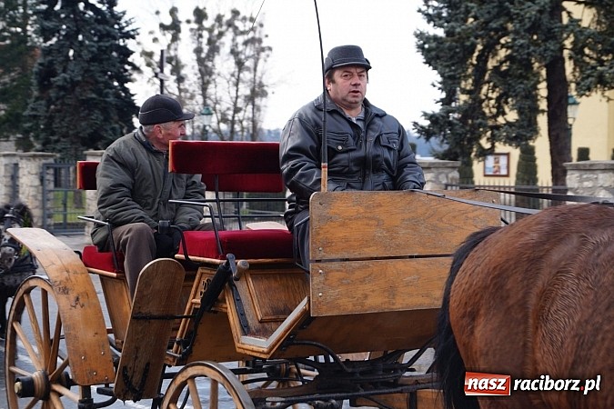 Zdjęcie w galerii na portalu naszraciborz.pl: Z okolicznych miejscowości na procesji w Zawadzie Ks. wiadomości z regionu