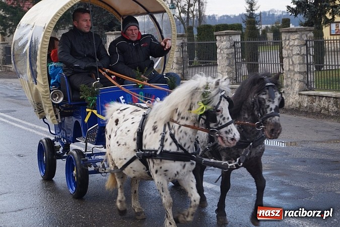 Zdjęcie w galerii na portalu naszraciborz.pl: Z okolicznych miejscowości na procesji w Zawadzie Ks. wiadomości z regionu