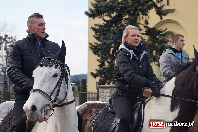 Zdjęcie w galerii na portalu naszraciborz.pl: Z okolicznych miejscowości na procesji w Zawadzie Ks. wiadomości z regionu