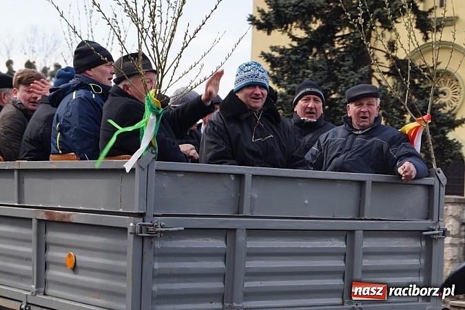 Zdjęcie w galerii na portalu naszraciborz.pl: Z okolicznych miejscowości na procesji w Zawadzie Ks. wiadomości z regionu