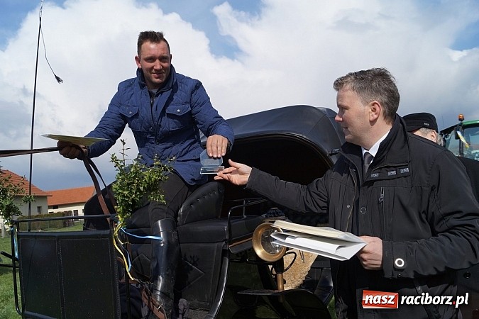 Zdjęcie w galerii na portalu naszraciborz.pl: Z okolicznych miejscowości na procesji w Zawadzie Ks. wiadomości z regionu