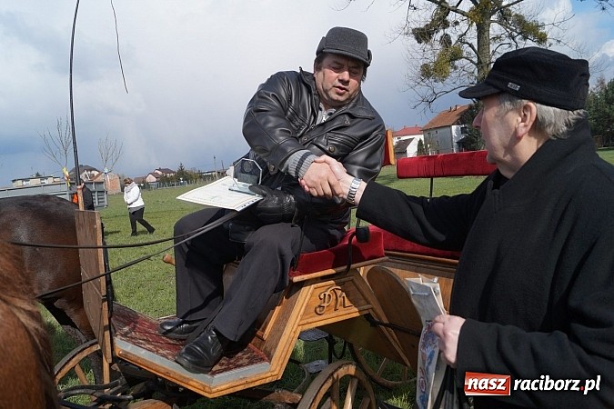 Zdjęcie w galerii na portalu naszraciborz.pl: Z okolicznych miejscowości na procesji w Zawadzie Ks. wiadomości z regionu