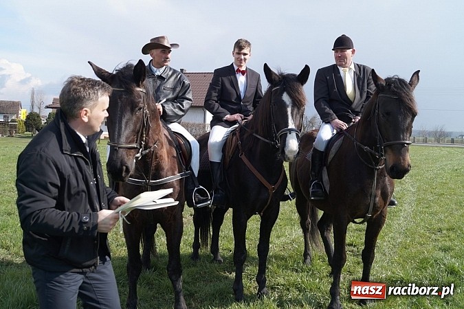 Zdjęcie w galerii na portalu naszraciborz.pl: Z okolicznych miejscowości na procesji w Zawadzie Ks. wiadomości z regionu