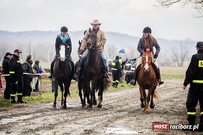 Zdjęcie w galerii na portalu naszraciborz.pl: Wyścigi konne na zakończenie procesji w Sudole wiadomości z regionu