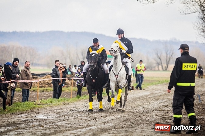 Zdjęcie w galerii na portalu naszraciborz.pl: Wyścigi konne na zakończenie procesji w Sudole wiadomości z regionu