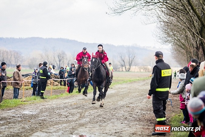 Zdjęcie w galerii na portalu naszraciborz.pl: Wyścigi konne na zakończenie procesji w Sudole wiadomości z regionu