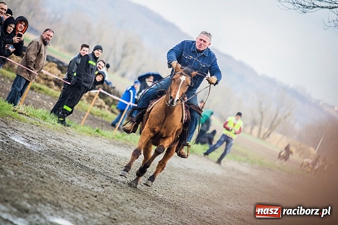 Zdjęcie w galerii na portalu naszraciborz.pl: Wyścigi konne na zakończenie procesji w Sudole wiadomości z regionu