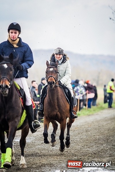 Zdjęcie w galerii na portalu naszraciborz.pl: Wyścigi konne na zakończenie procesji w Sudole wiadomości z regionu
