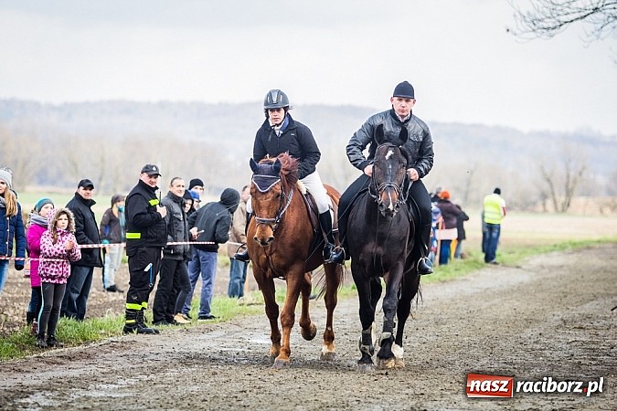 Zdjęcie w galerii na portalu naszraciborz.pl: Wyścigi konne na zakończenie procesji w Sudole wiadomości z regionu