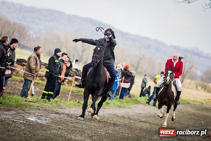 Zdjęcie w galerii na portalu naszraciborz.pl: Wyścigi konne na zakończenie procesji w Sudole wiadomości z regionu