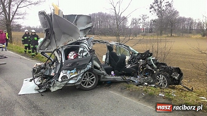 Zdjęcie w galerii na portalu naszraciborz.pl: Kierowca toyoty był nietrzeźwy. Pasażerowie bez pasów wiadomości z regionu