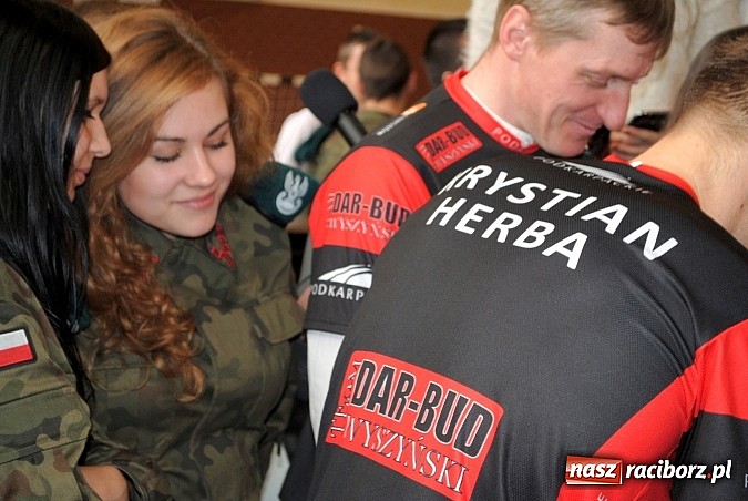 Zdjęcie w galerii na portalu naszraciborz.pl: Krystian Herba pobił Rekord Guinnessa w Taipei 101 wiadomości z regionu