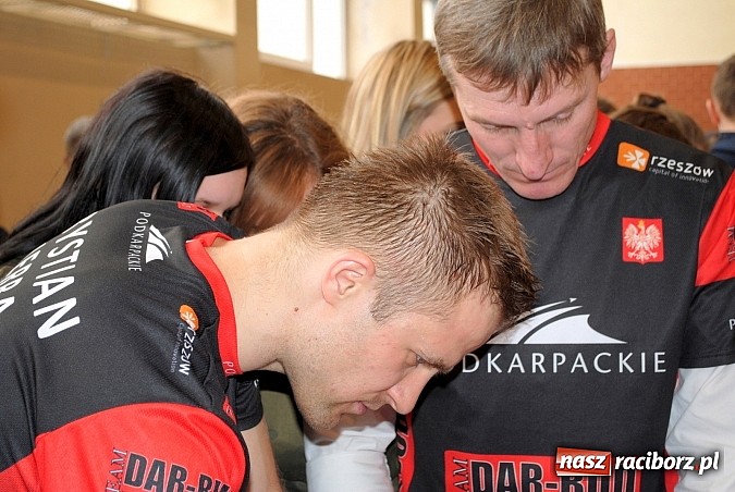 Zdjęcie w galerii na portalu naszraciborz.pl: Krystian Herba pobił Rekord Guinnessa w Taipei 101 wiadomości z regionu