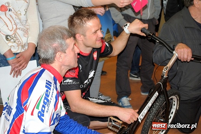 Zdjęcie w galerii na portalu naszraciborz.pl: Krystian Herba pobił Rekord Guinnessa w Taipei 101 wiadomości z regionu