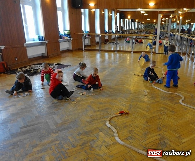 Zdjęcie w galerii na portalu naszraciborz.pl: Wsiadaj zimo na sanki i uciekaj już wiadomości z regionu