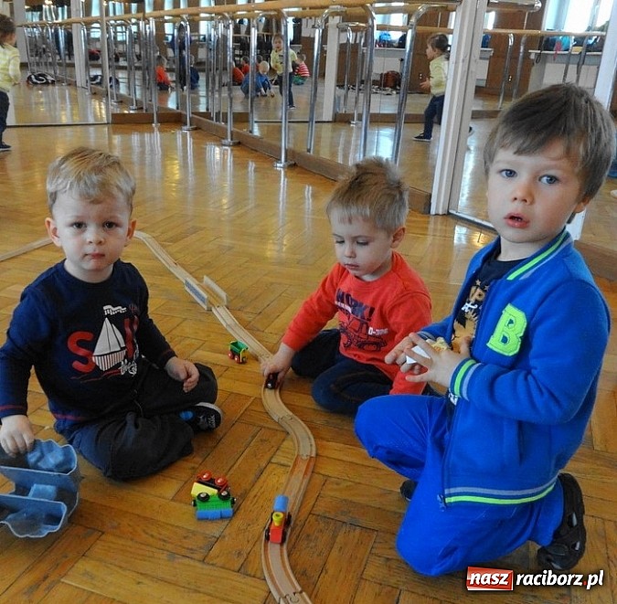 Zdjęcie w galerii na portalu naszraciborz.pl: Wsiadaj zimo na sanki i uciekaj już wiadomości z regionu