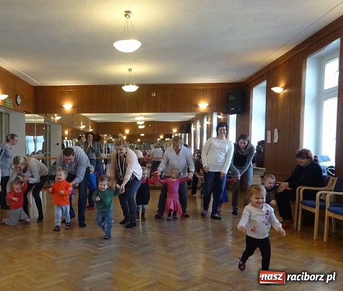 Zdjęcie w galerii na portalu naszraciborz.pl: Wsiadaj zimo na sanki i uciekaj już wiadomości z regionu