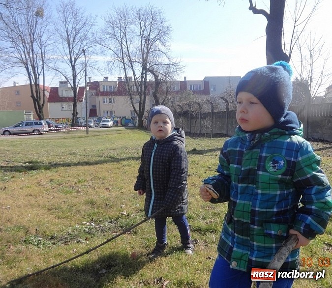Zdjęcie w galerii na portalu naszraciborz.pl: Wsiadaj zimo na sanki i uciekaj już wiadomości z regionu