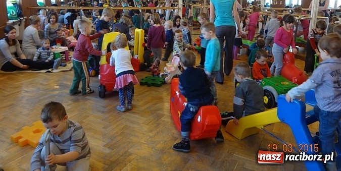 Zdjęcie w galerii na portalu naszraciborz.pl: Wsiadaj zimo na sanki i uciekaj już wiadomości z regionu