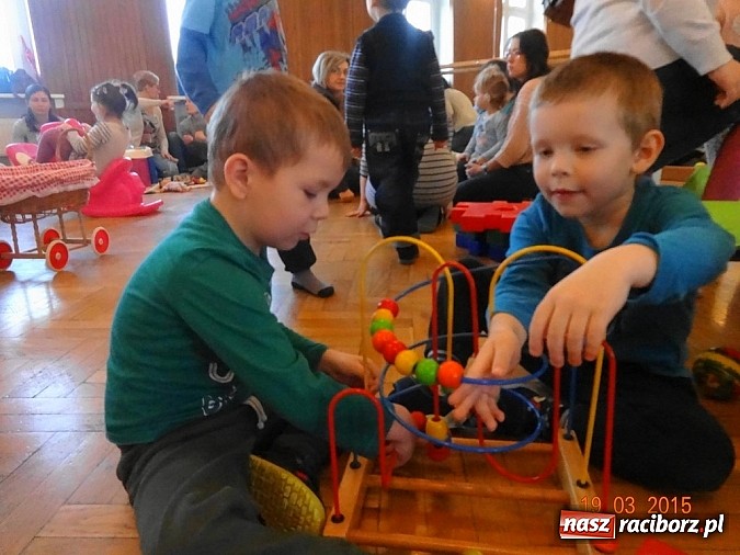 Zdjęcie w galerii na portalu naszraciborz.pl: Wsiadaj zimo na sanki i uciekaj już wiadomości z regionu