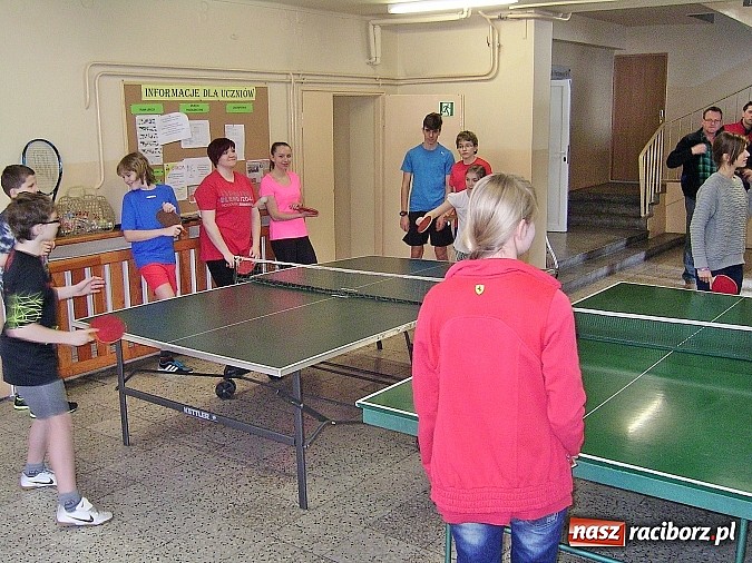 Zdjęcie w galerii na portalu naszraciborz.pl: Wczoraj grano o zajączka wielkanocnego   wiadomości z regionu