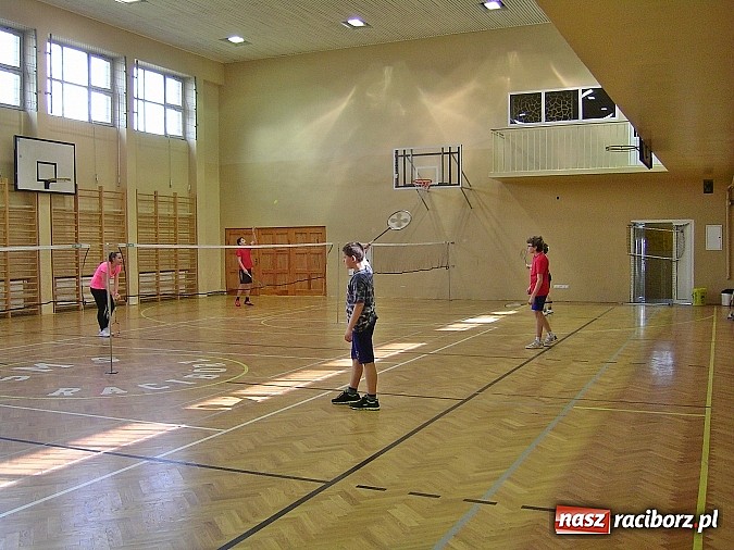 Zdjęcie w galerii na portalu naszraciborz.pl: Wczoraj grano o zajączka wielkanocnego   wiadomości z regionu