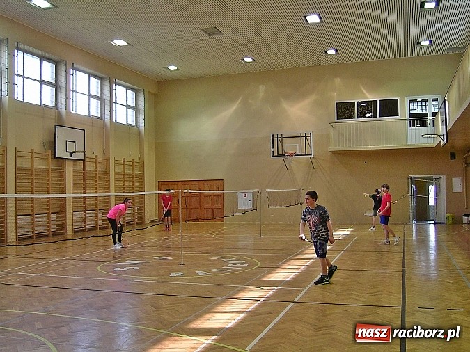 Zdjęcie w galerii na portalu naszraciborz.pl: Wczoraj grano o zajączka wielkanocnego   wiadomości z regionu