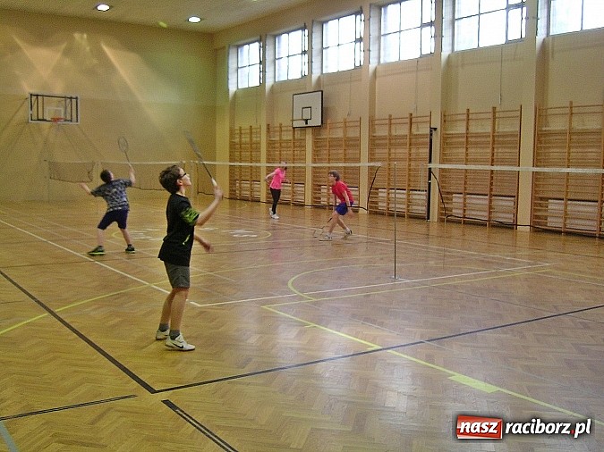 Zdjęcie w galerii na portalu naszraciborz.pl: Wczoraj grano o zajączka wielkanocnego   wiadomości z regionu