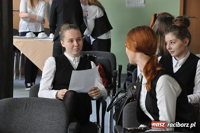 Zdjęcie w galerii na portalu naszraciborz.pl: Hotelarstwo w teorii i praktyce - konkurs w raciborskiej Polonii wiadomości z regionu