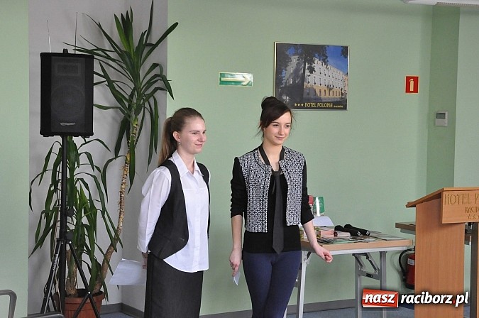 Zdjęcie w galerii na portalu naszraciborz.pl: Hotelarstwo w teorii i praktyce - konkurs w raciborskiej Polonii wiadomości z regionu