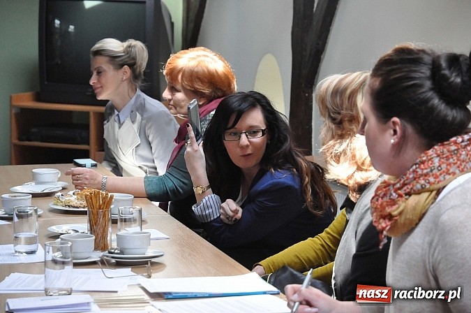 Zdjęcie w galerii na portalu naszraciborz.pl: Hotelarstwo w teorii i praktyce - konkurs w raciborskiej Polonii wiadomości z regionu