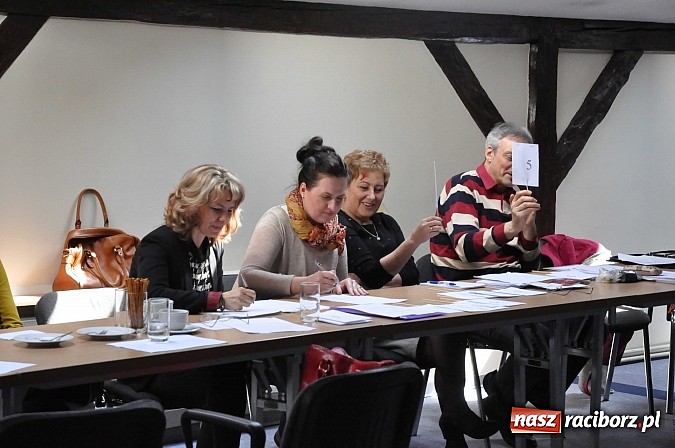 Zdjęcie w galerii na portalu naszraciborz.pl: Hotelarstwo w teorii i praktyce - konkurs w raciborskiej Polonii wiadomości z regionu