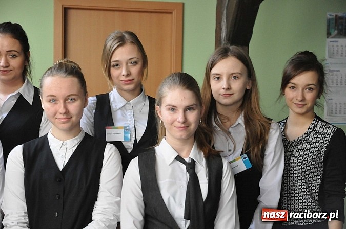 Zdjęcie w galerii na portalu naszraciborz.pl: Hotelarstwo w teorii i praktyce - konkurs w raciborskiej Polonii wiadomości z regionu