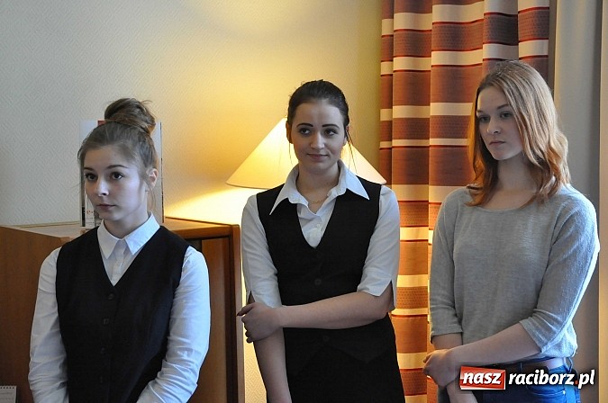 Zdjęcie w galerii na portalu naszraciborz.pl: Hotelarstwo w teorii i praktyce - konkurs w raciborskiej Polonii wiadomości z regionu