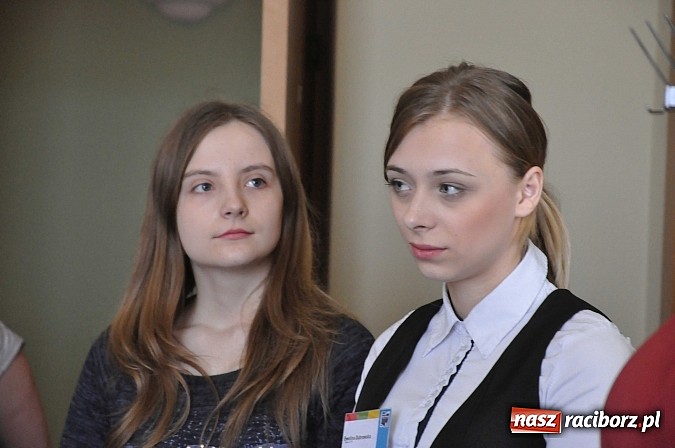 Zdjęcie w galerii na portalu naszraciborz.pl: Hotelarstwo w teorii i praktyce - konkurs w raciborskiej Polonii wiadomości z regionu