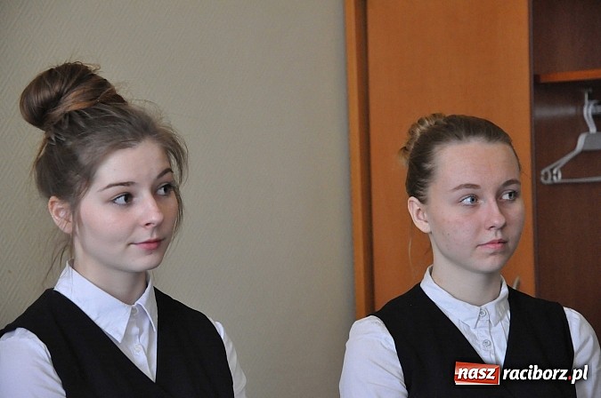 Zdjęcie w galerii na portalu naszraciborz.pl: Hotelarstwo w teorii i praktyce - konkurs w raciborskiej Polonii wiadomości z regionu