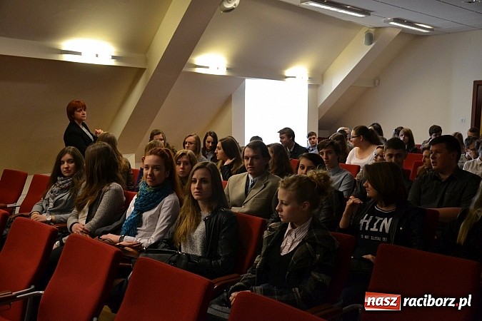 Zdjęcie w galerii na portalu naszraciborz.pl: Ofka Piastówna - akademia i wieczornica poświęcona raciborskiej dominikance za nami wiadomości z regionu