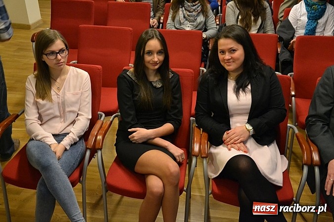 Zdjęcie w galerii na portalu naszraciborz.pl: Ofka Piastówna - akademia i wieczornica poświęcona raciborskiej dominikance za nami wiadomości z regionu